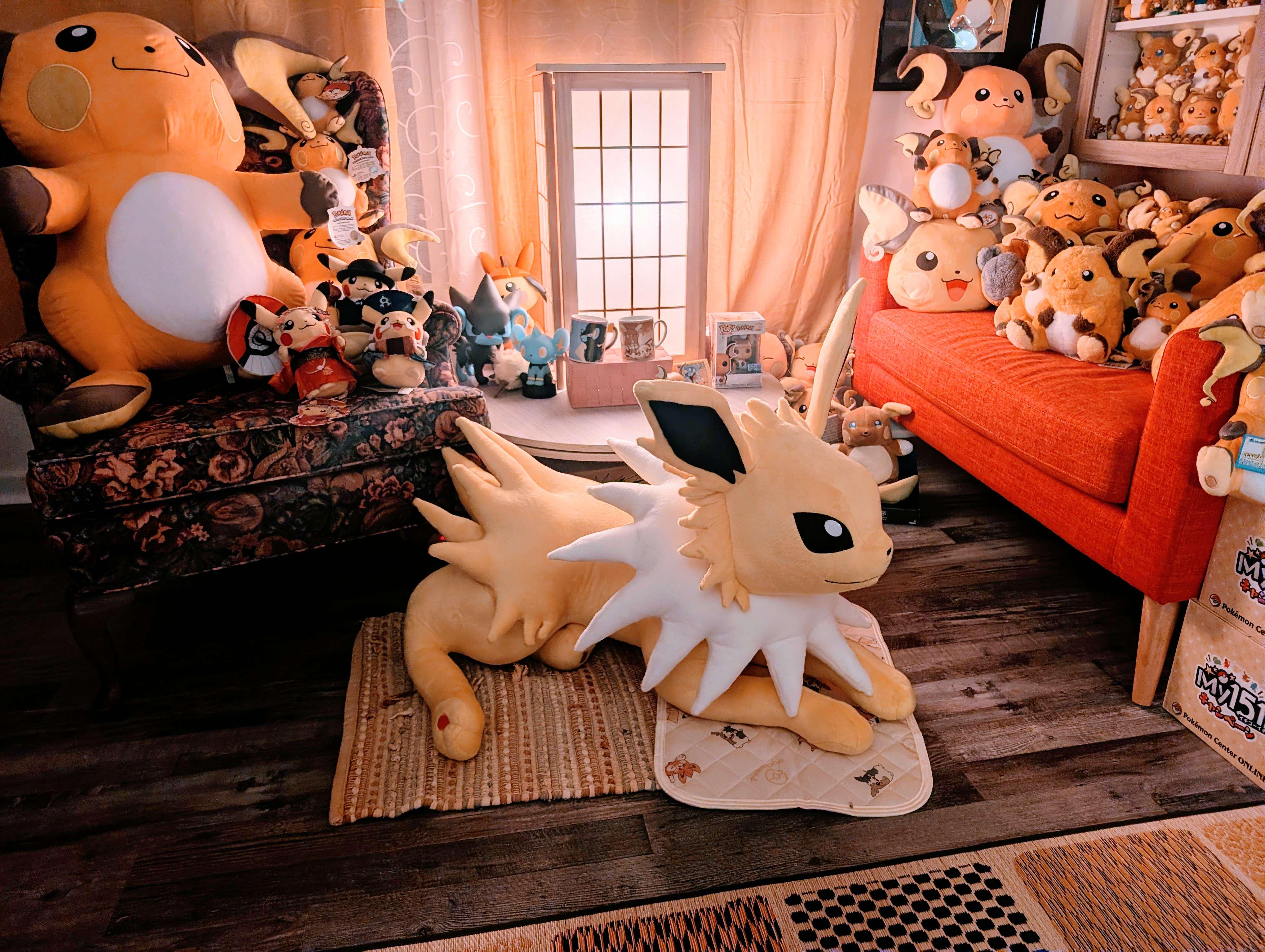 等身大サンダースの写真のリクエストがあったのを見たよ！ : r/pokeplush