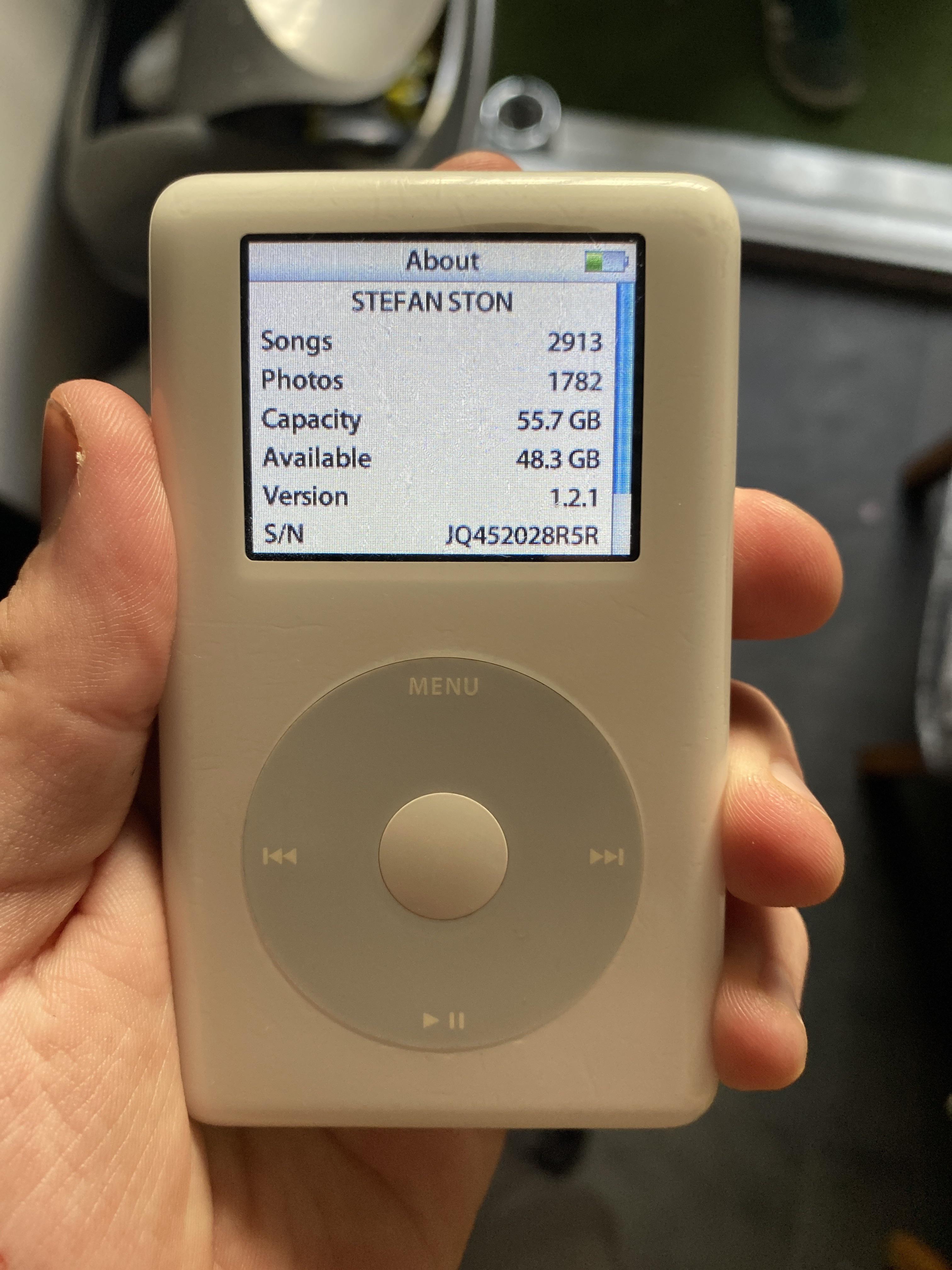 Apple iPod Classic ホワイト 60ギガ Apple iPod Classic 少なく