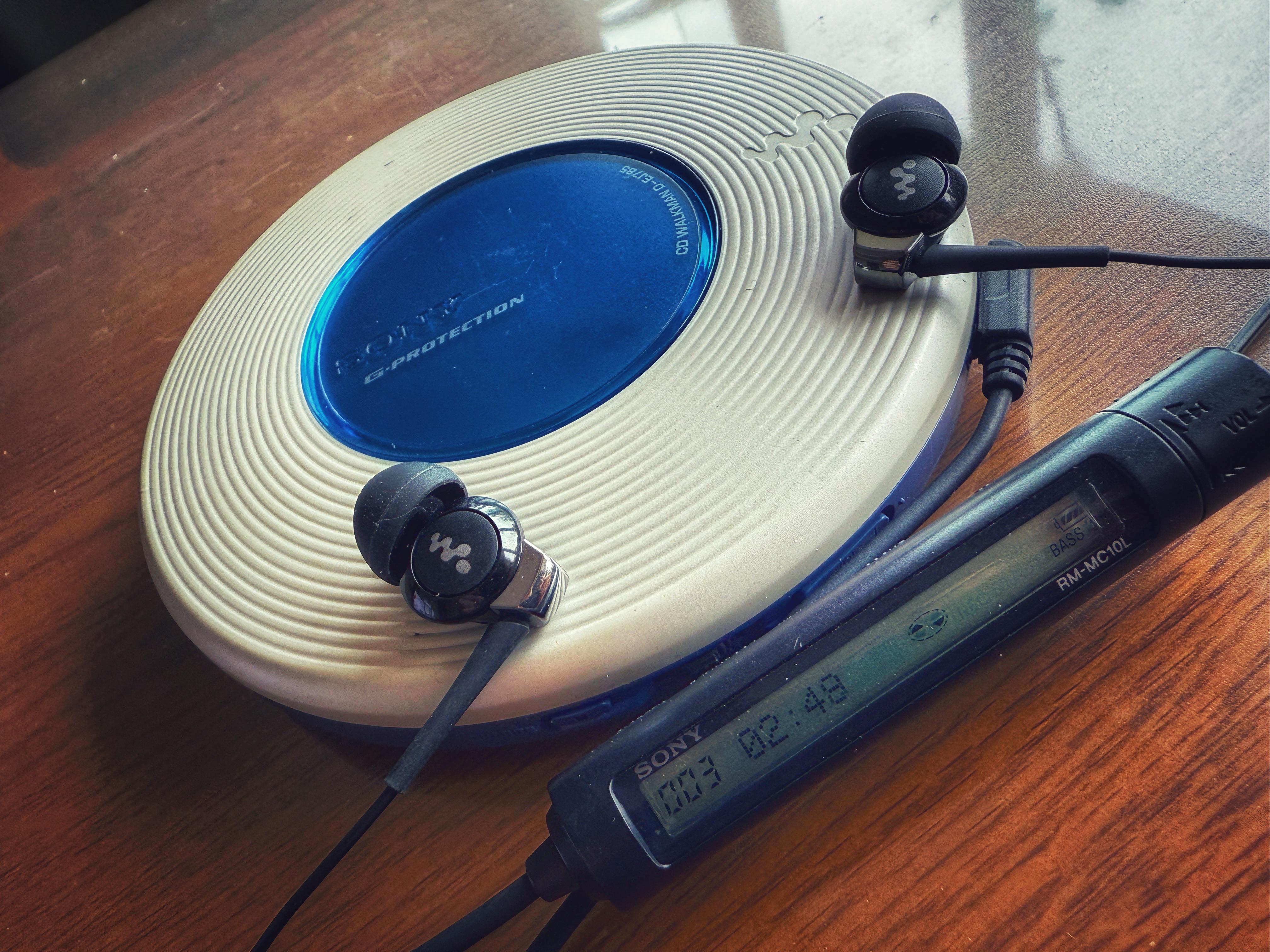 Further descent into my Walkman rabbit hole: meet my first 'new