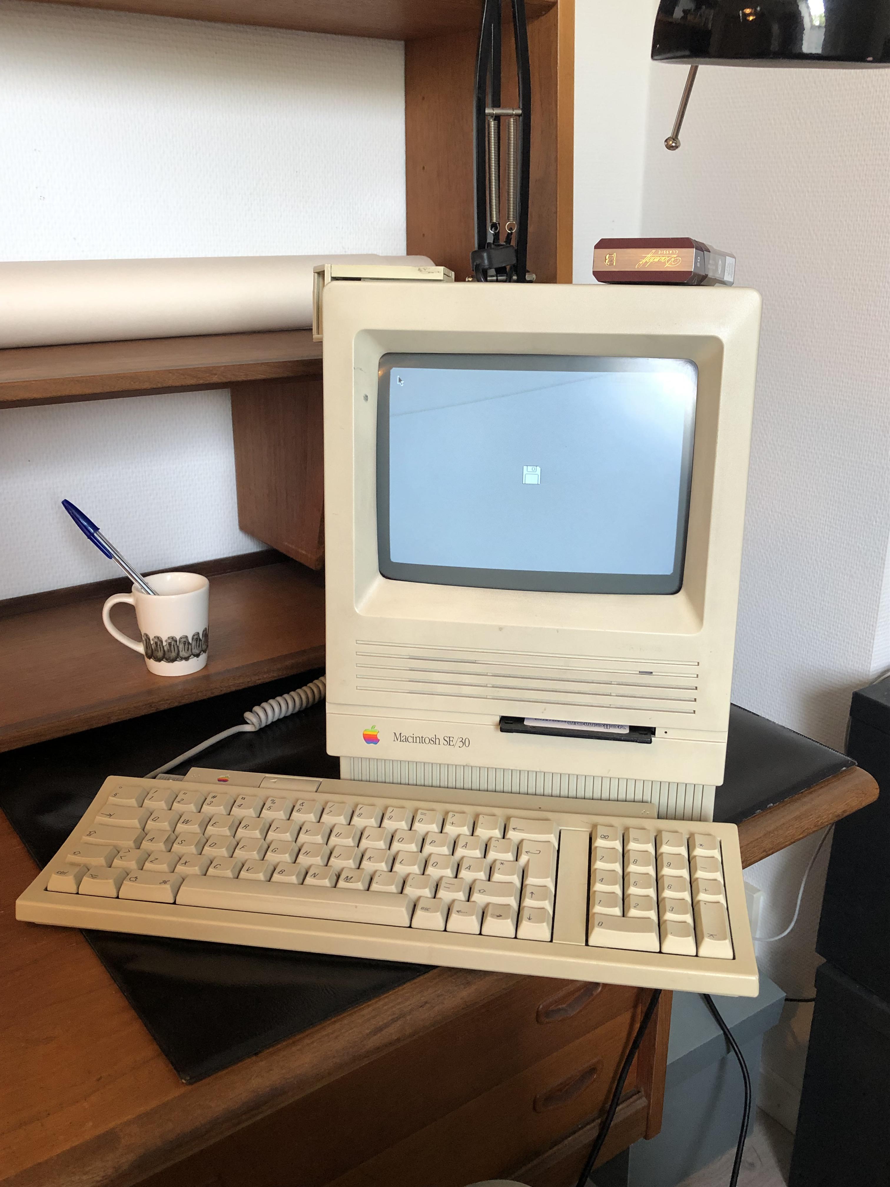 Apple Macintosh SE/30 本体、キーボード、マウス等 Macintosh SE/30