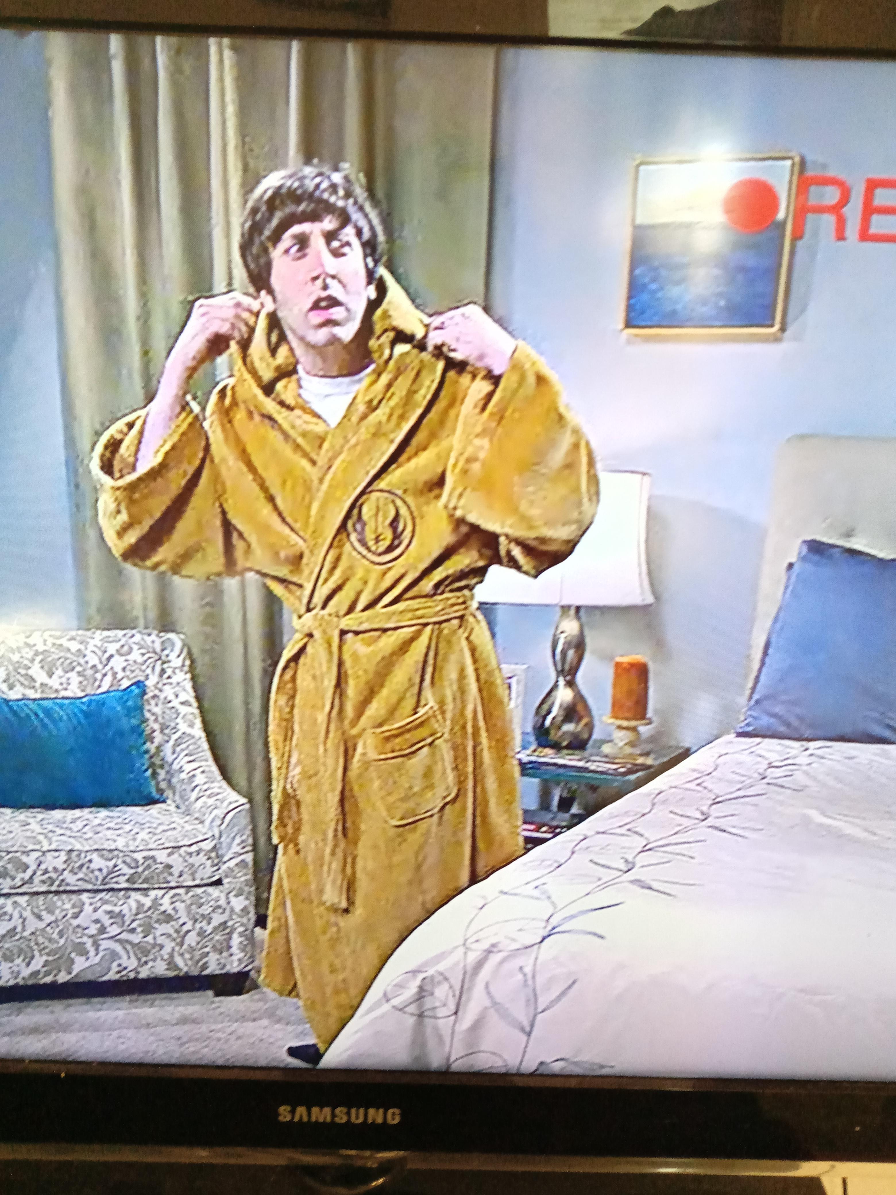 Just realised i have the same Star Wars robe as Howard : r