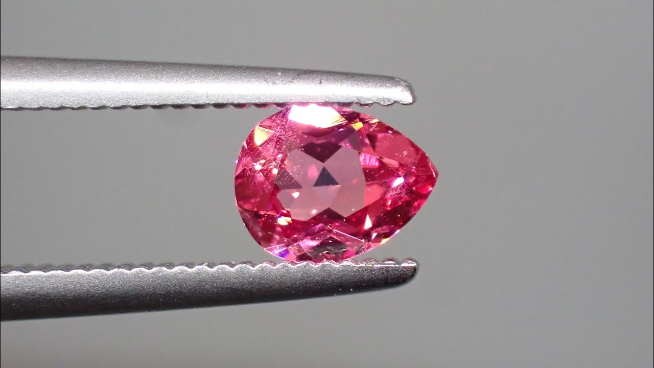 ファンシーペアカットオレンジピンクスピネル宝石。「GIL認定」