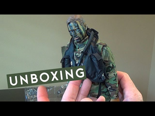 Unboxing the 1/6 Hot Toys USSOCOM Navy Seal UDT Woodland action