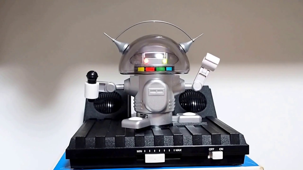 昔のセガのおもちゃ「ダンシングロボ」を買ったので、セガの曲で踊って