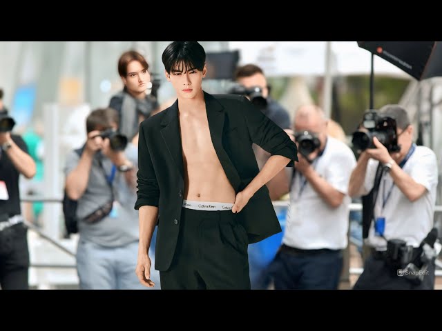 CHA EUN-WOO チャウヌ Calvin Klein サイン入りTシャツ Cha Eunwoo