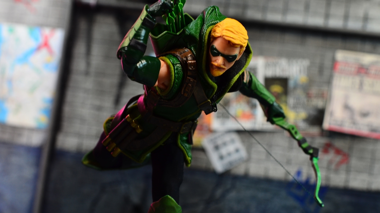 Mezco One:12 Collective Green Arrow Review - YouTube