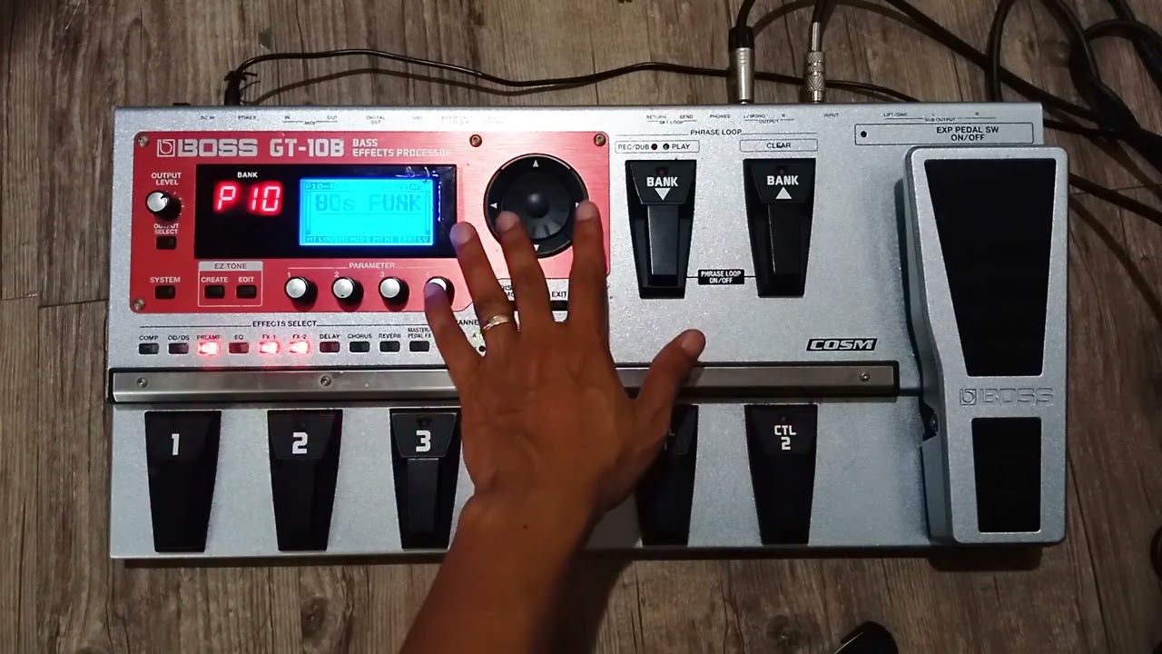 Boss GT-10B Bass Guitar Multieffects Processor - YouTube