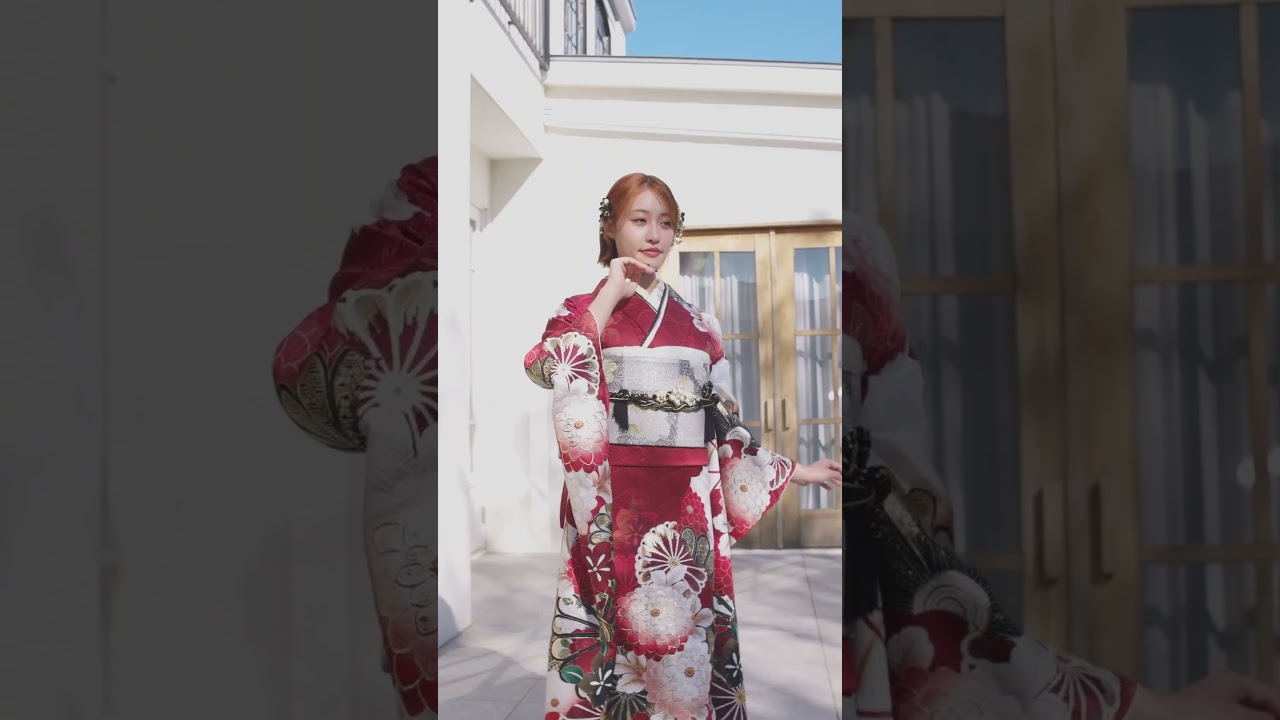 華やかな赤い振袖今だけ9000円！ 華やかな赤い振袖今だけ9000円