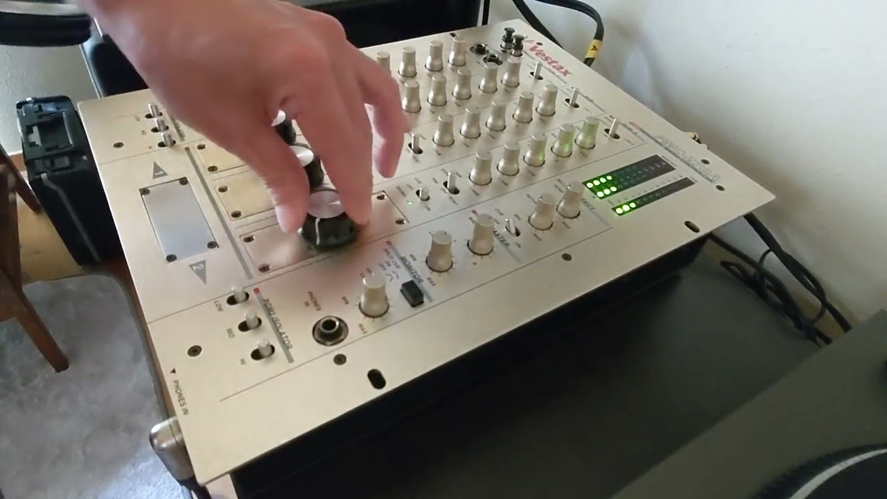 Vestax PMC-270A - One saturday morning in October - YouTube