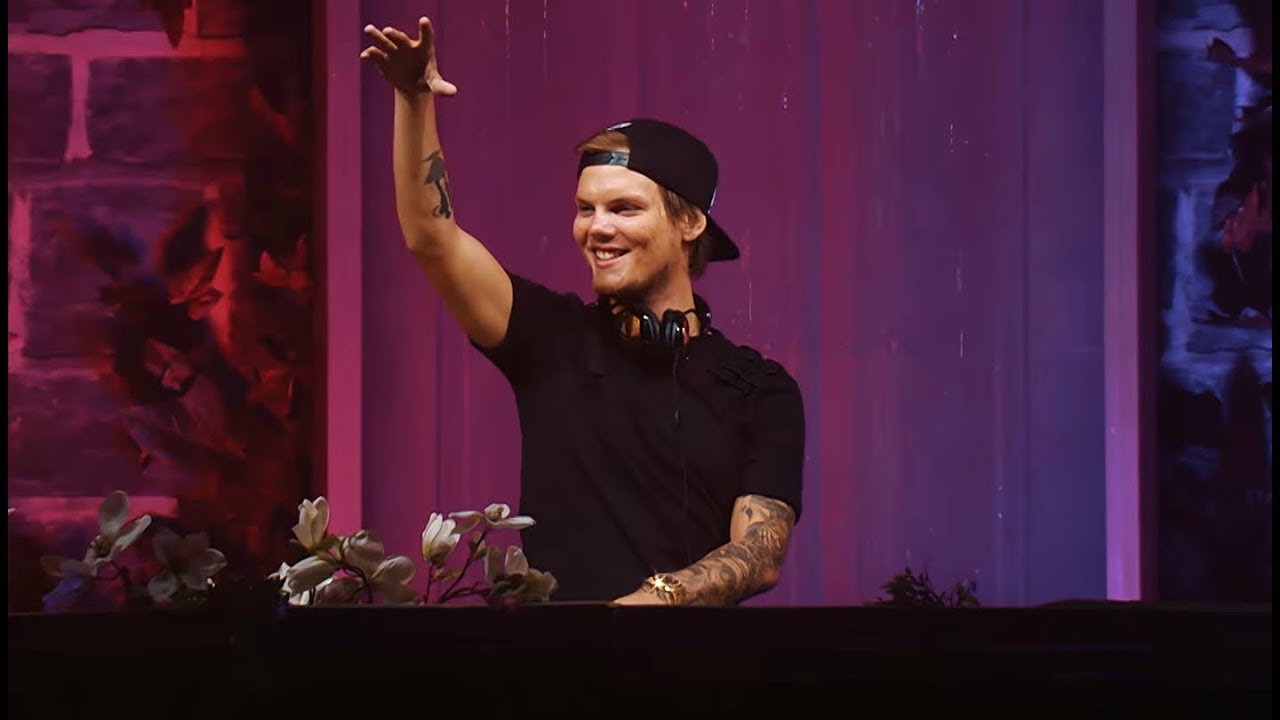 Avicii - Wake Me Up ◢◤ Tomorrowland 2015 - YouTube
