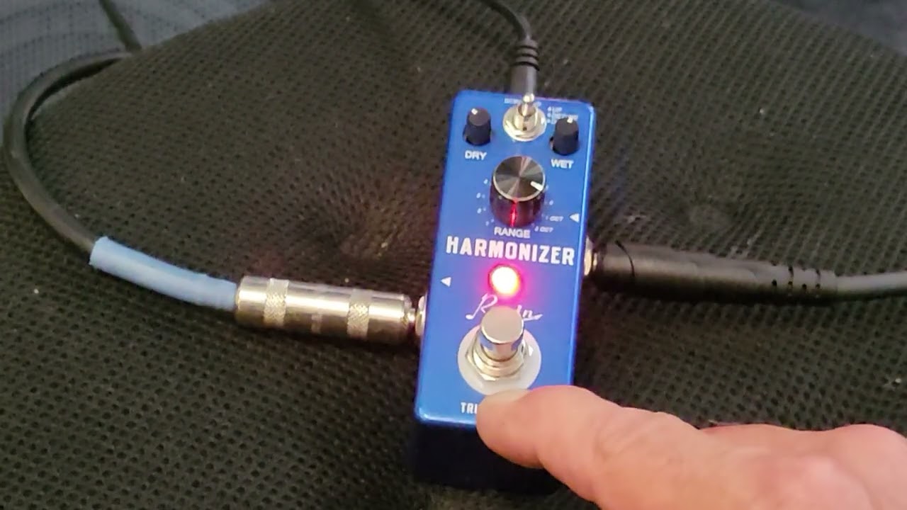 Harmonizer Guitar Mini pedal - YouTube