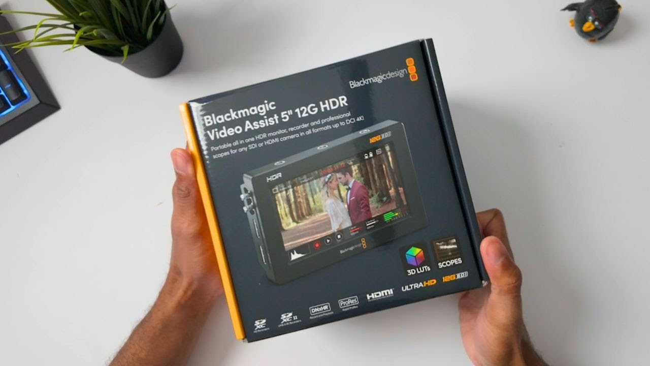 Unboxing & First Impressions: Blackmagic Video Assist 5