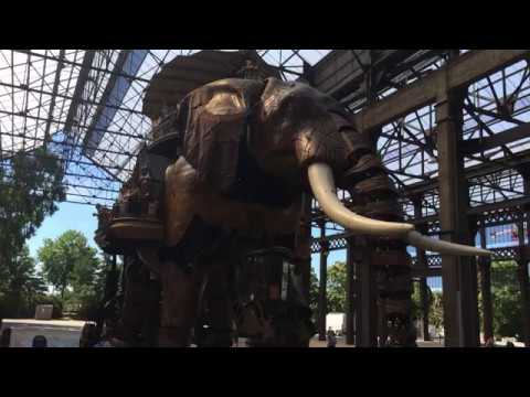ナントのレ・マシーン・ド・リルの巨大象 - YouTube