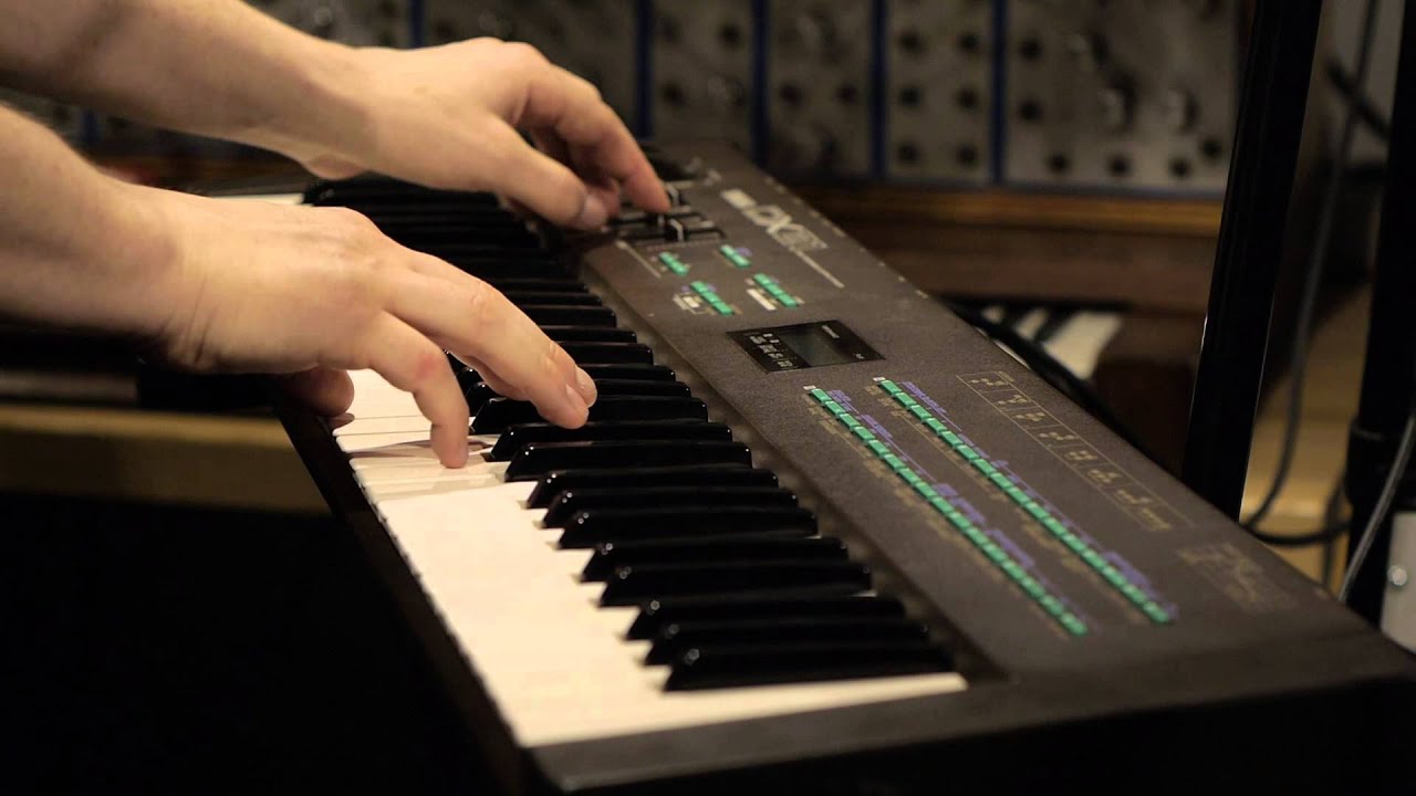 Yamaha DX21 Basics - Intro & Special Features - YouTube