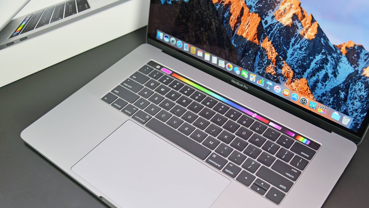 MacBook Pro 15 inch スペースグレイ MacBook Pro (15-inch, 2017