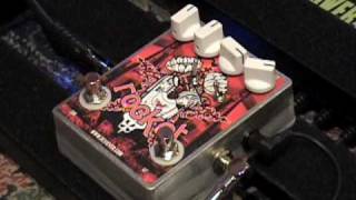 Devi-Ever ROCKET fuzz tremolo unique guitar effects pedal demo