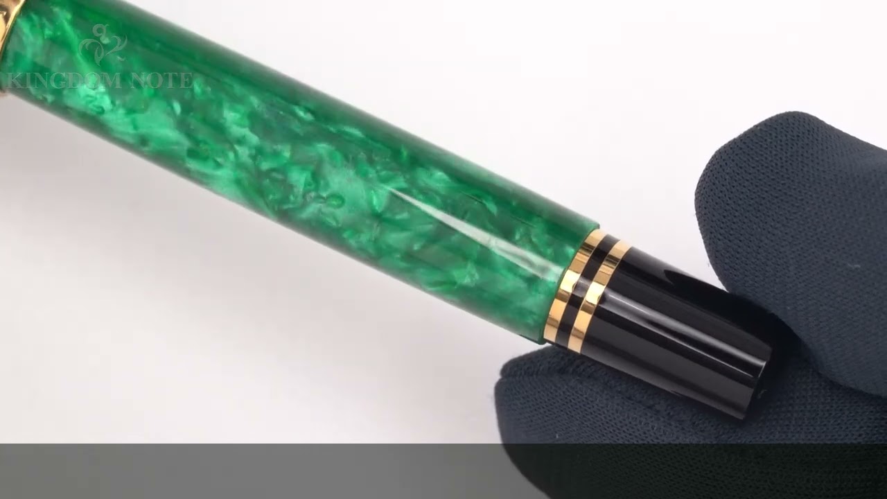 Pelikan ペリカン 万年筆 スーベレーン M320 グリーン F - YouTube