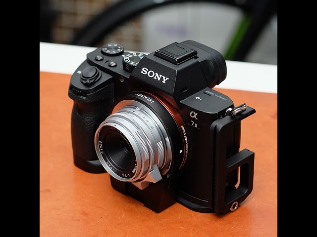 Ricoh GR 28mm f 2.8 Lens LTM on Techart AFM adapter AF test - YouTube