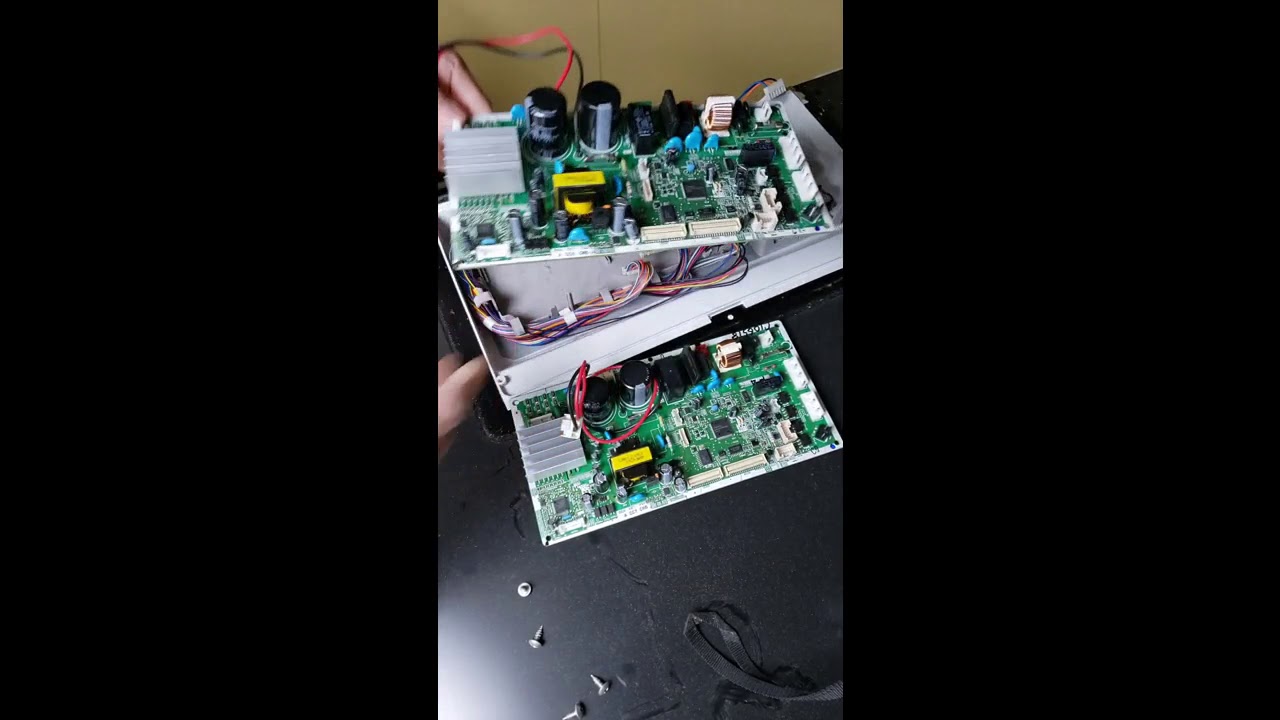 日立 冷蔵庫 R-S42CM 鍵マークが14回点滅 - YouTube