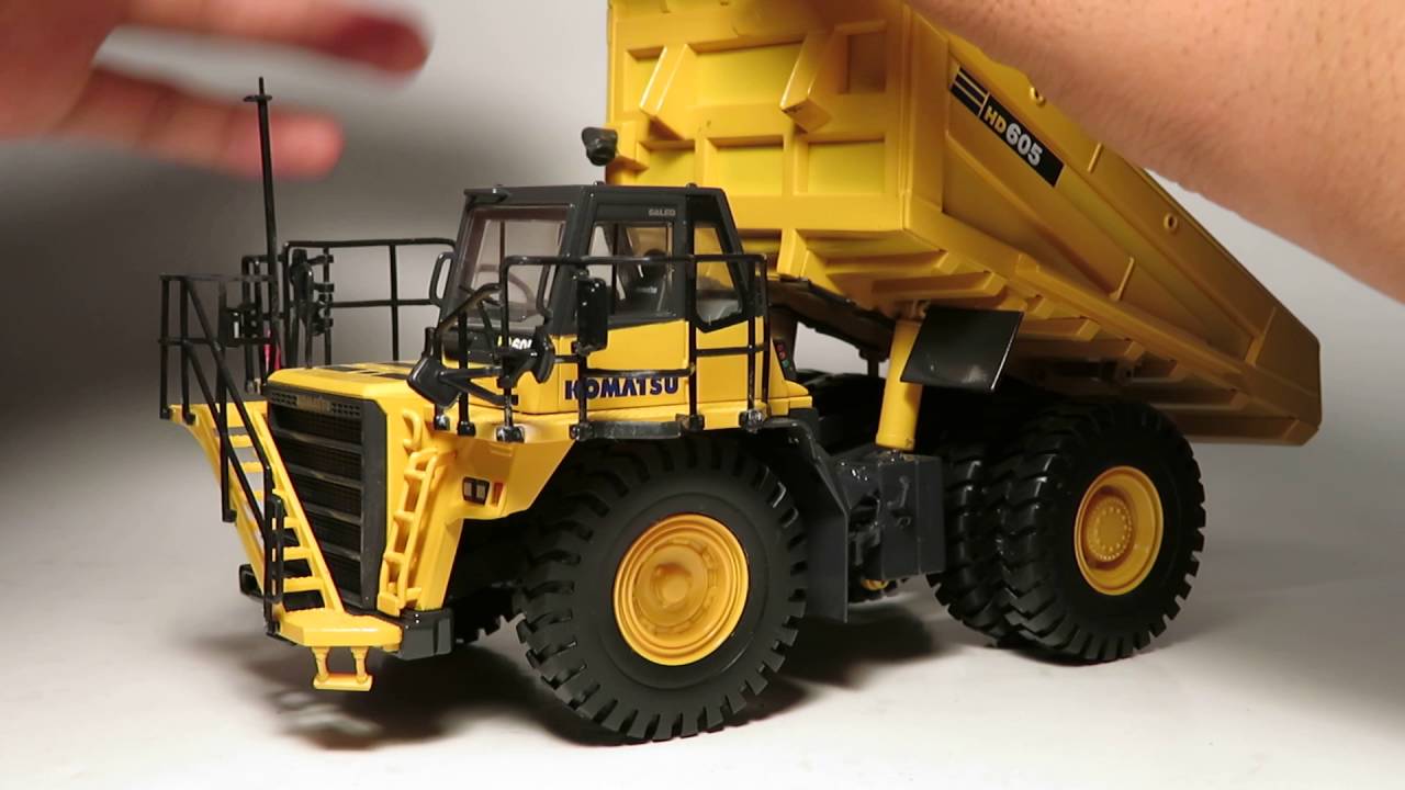 Universal Hobbies 1:50 Komatsu HD605-7 REVIEW - YouTube
