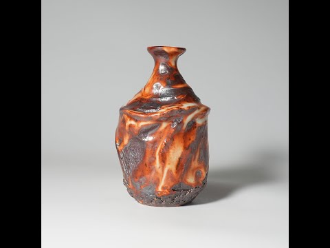 Kaen Shino tokkuri sake bottle. Makoto Yamaguchi. 火焔志野徳利