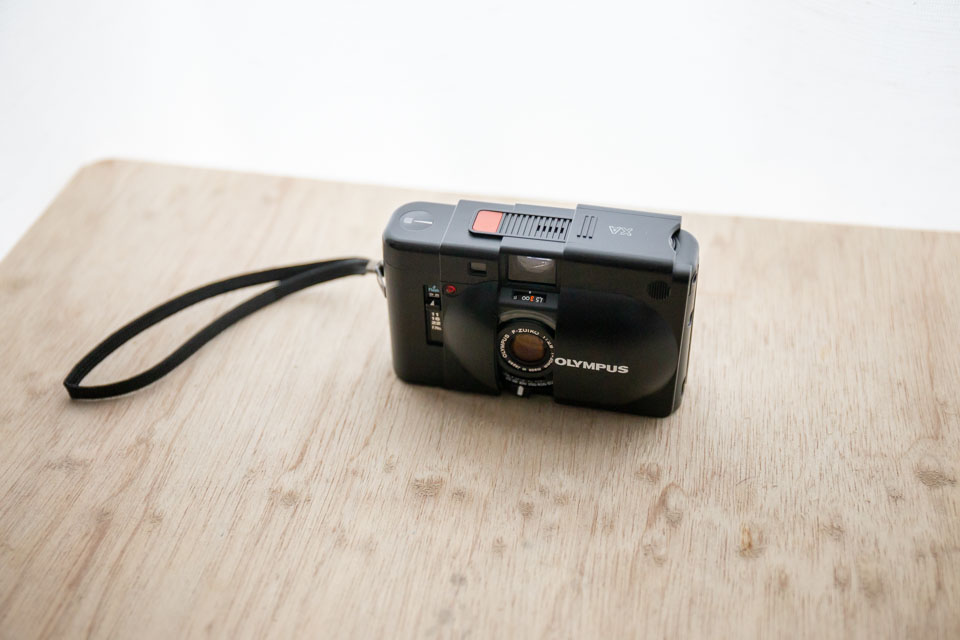 希少 OLYMPUS XAコンパクトフィルムカメラ35mm f2.8 希少 OLYMPUS XA