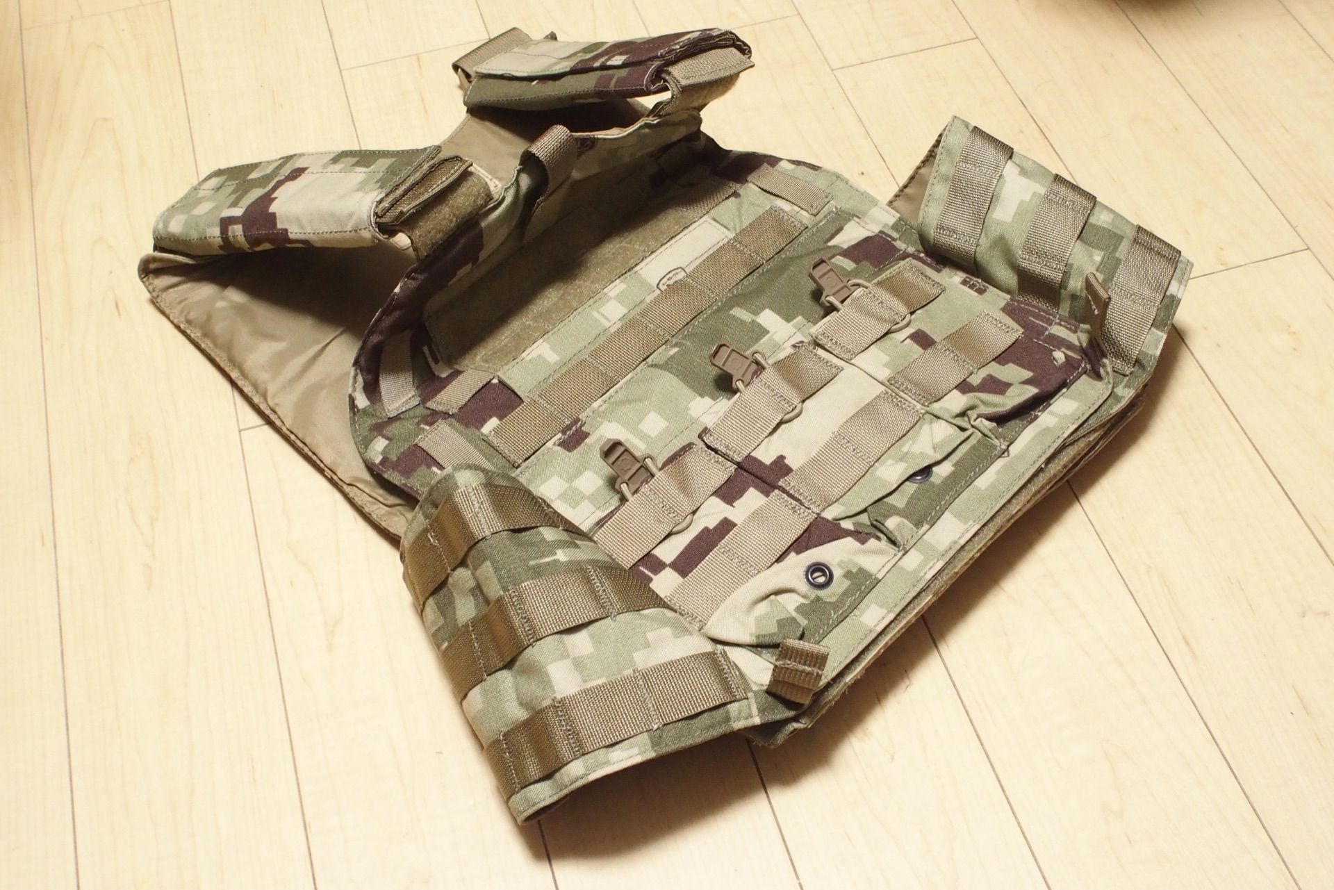 MAYFLOWER プレートキャリア＆LBX Tactical ダミープレート MAYFLOWER