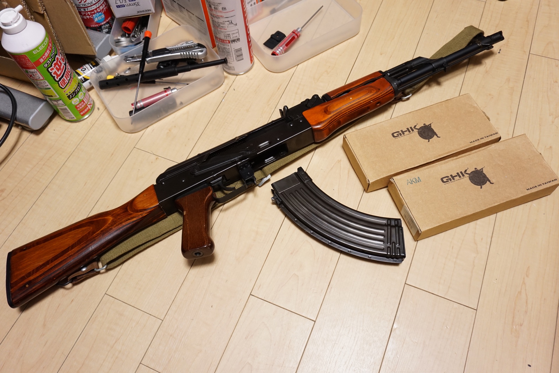 GHK GBB AKMのマガジンのガス漏れ修理とHOP周りを調整していきます