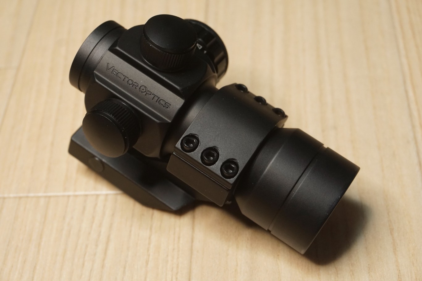 Vector Optics Stinger 1×28 SCRD-05 ドットサイトのレビュー | エボログ