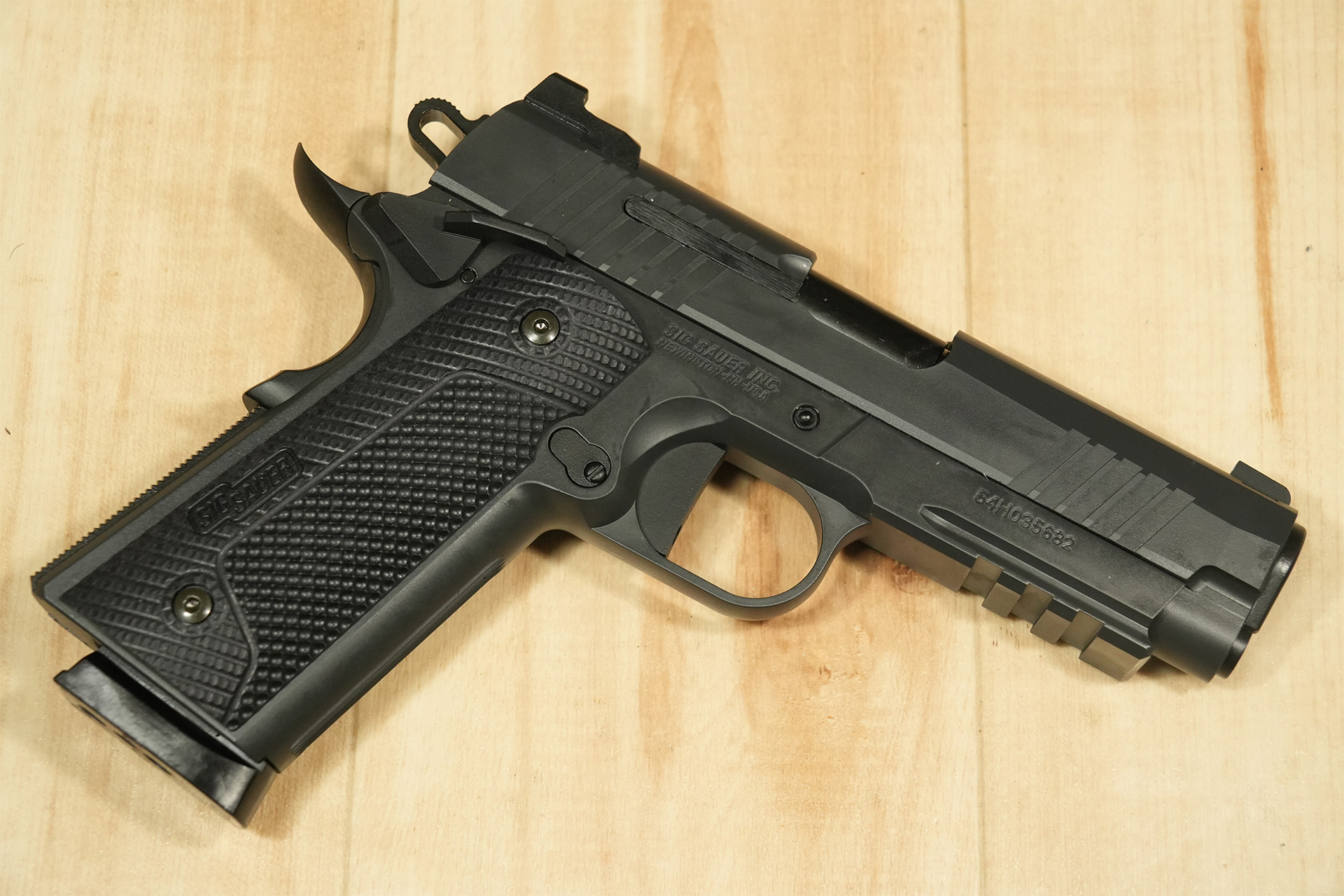 ウエスタンアームズ 2026年福袋モデル、SIG SAUER 1911-X CARRY / G10