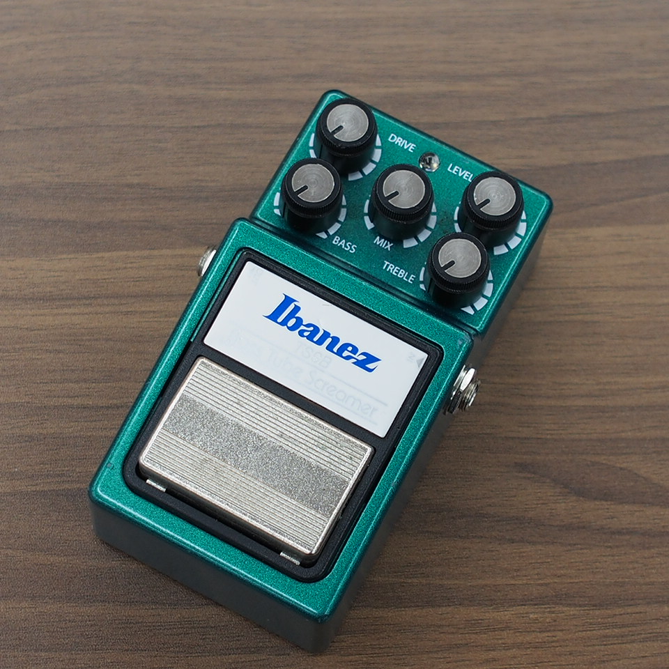 ベーシストのエフェクターボードに絶対入れたいエフェクター4選楽器奏