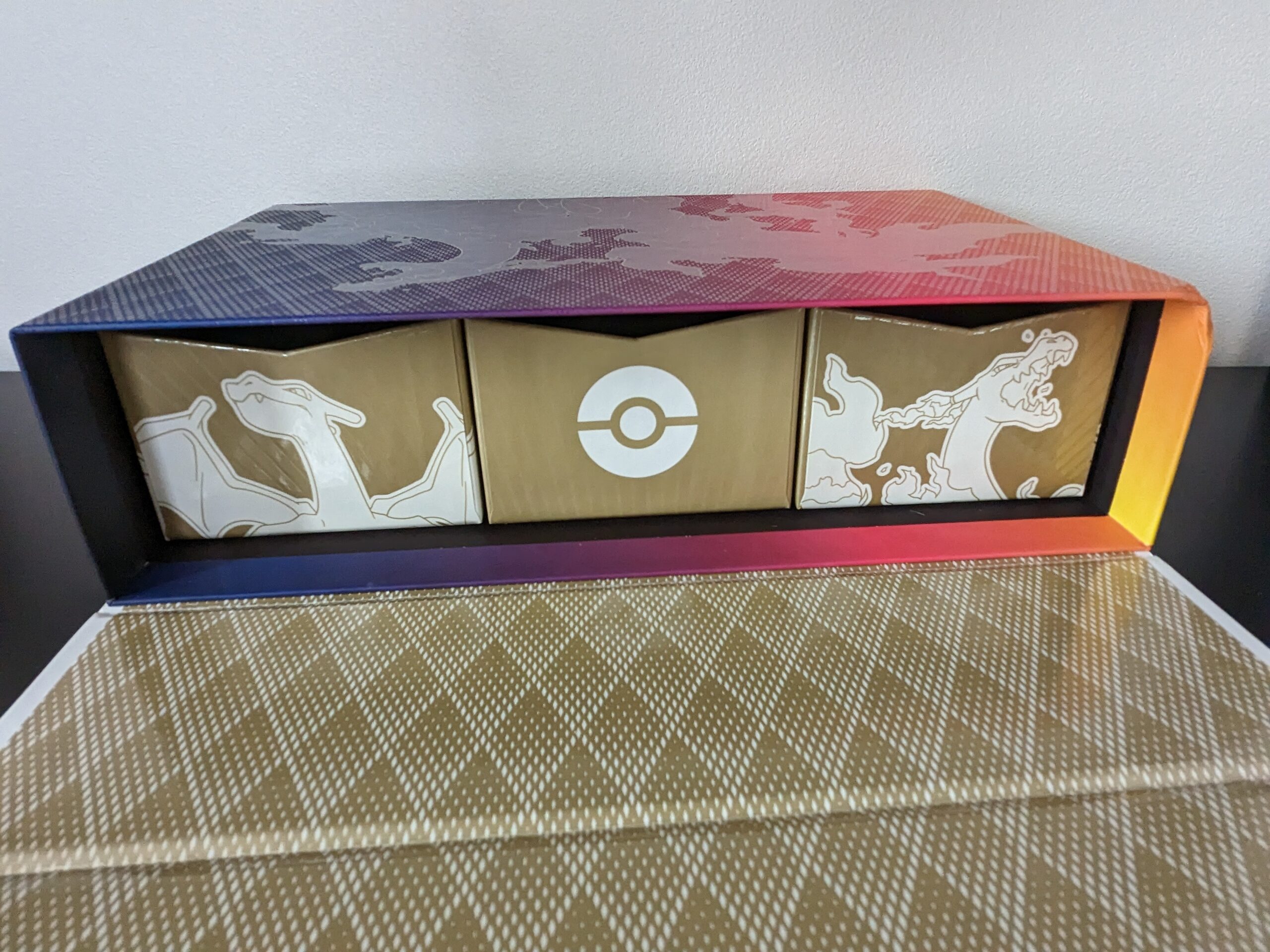 ポケモン リザードン ウルトラプレミアムコレクションボックス UPC