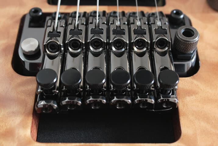 ハード／ヘヴィ・ロックの王道「Ibanez RG」徹底分析！【エレキギター