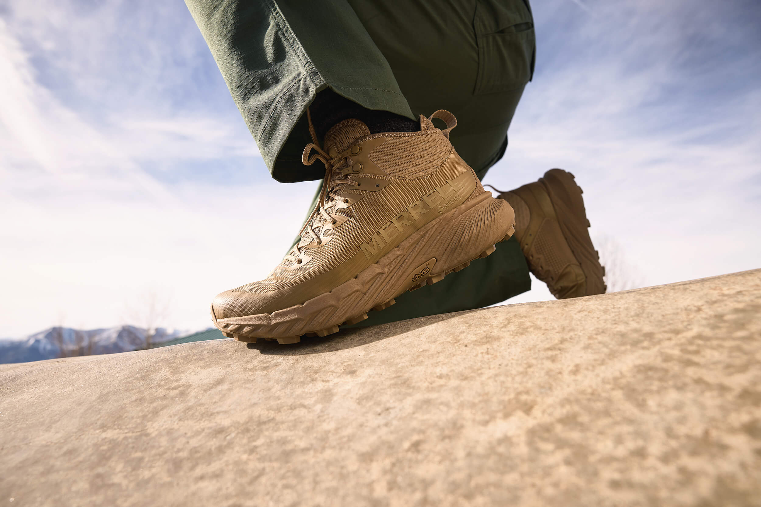 メレルより最新タクティカルシリーズ 『アジリティ ピーク 5