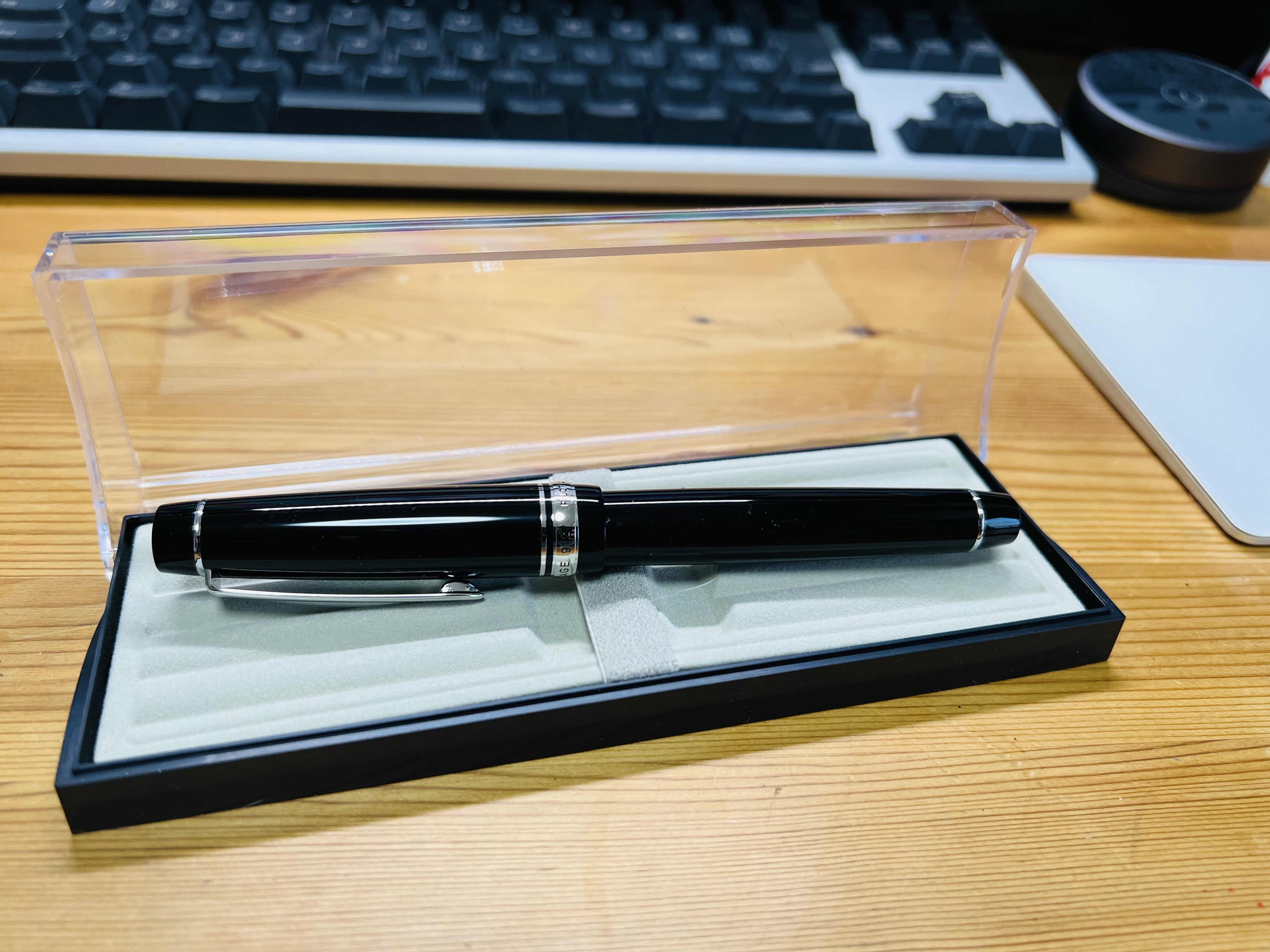 PILOT カスタムヘリテイジ912FA – 夜の果てへの旅