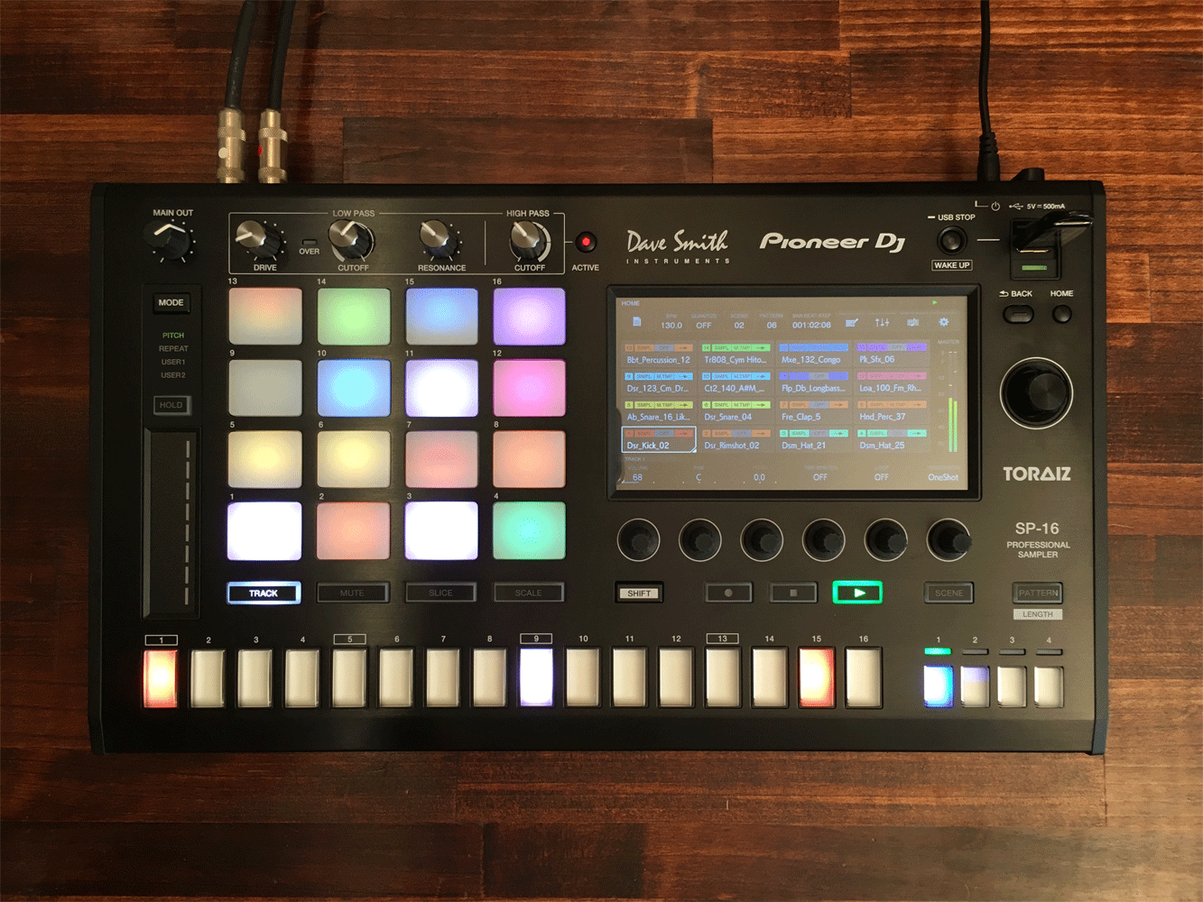 TORAIZ SP-16 : DJ機器のトップメーカーPioneer DJが満を持して世に