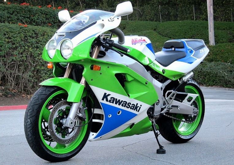Homologation Special – 1992 Kawasaki Ninja ZX-7R K2 | Bike-urious