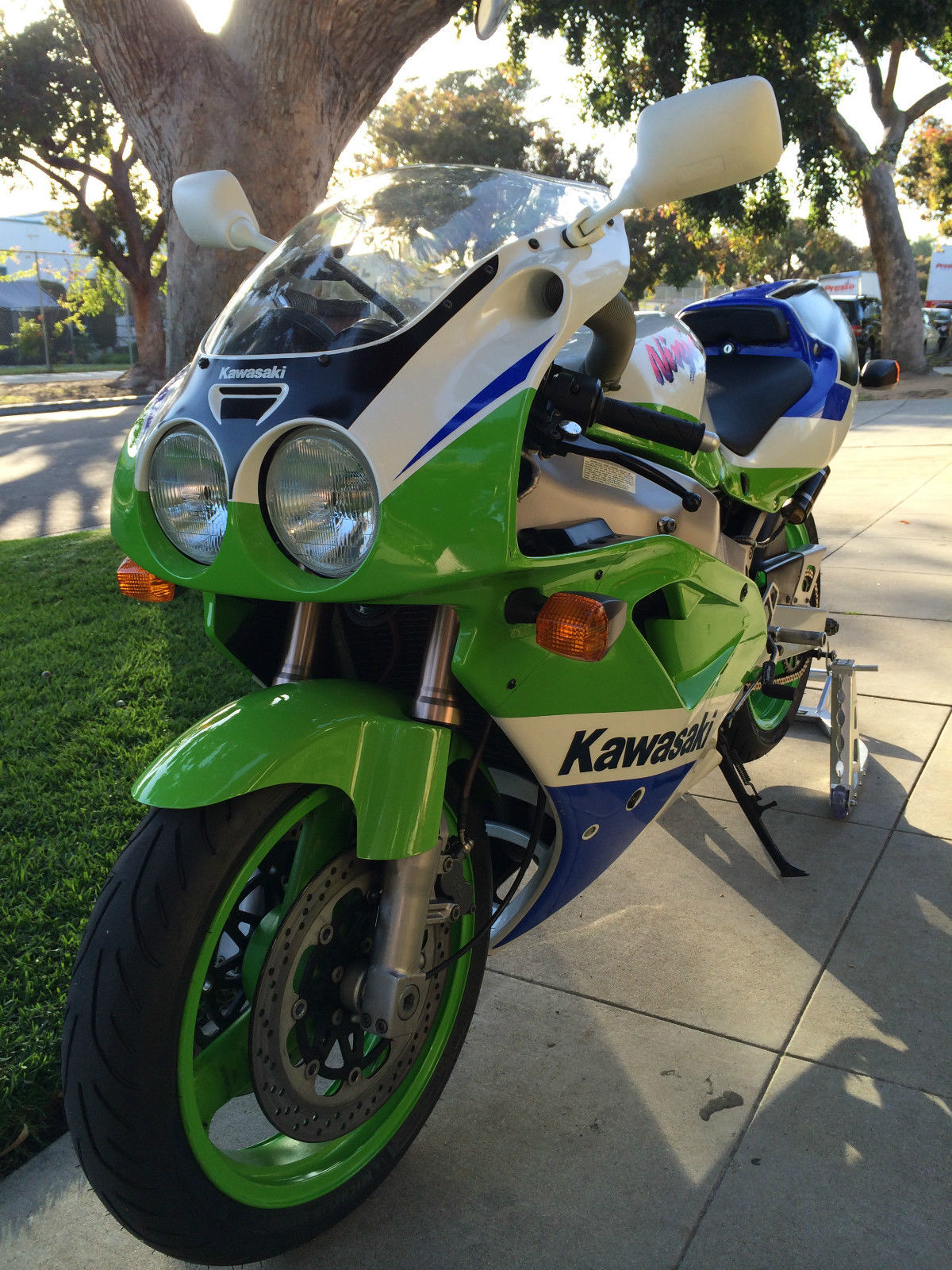 Homologation Special – 1992 Kawasaki Ninja ZX-7R K1 | Bike-urious
