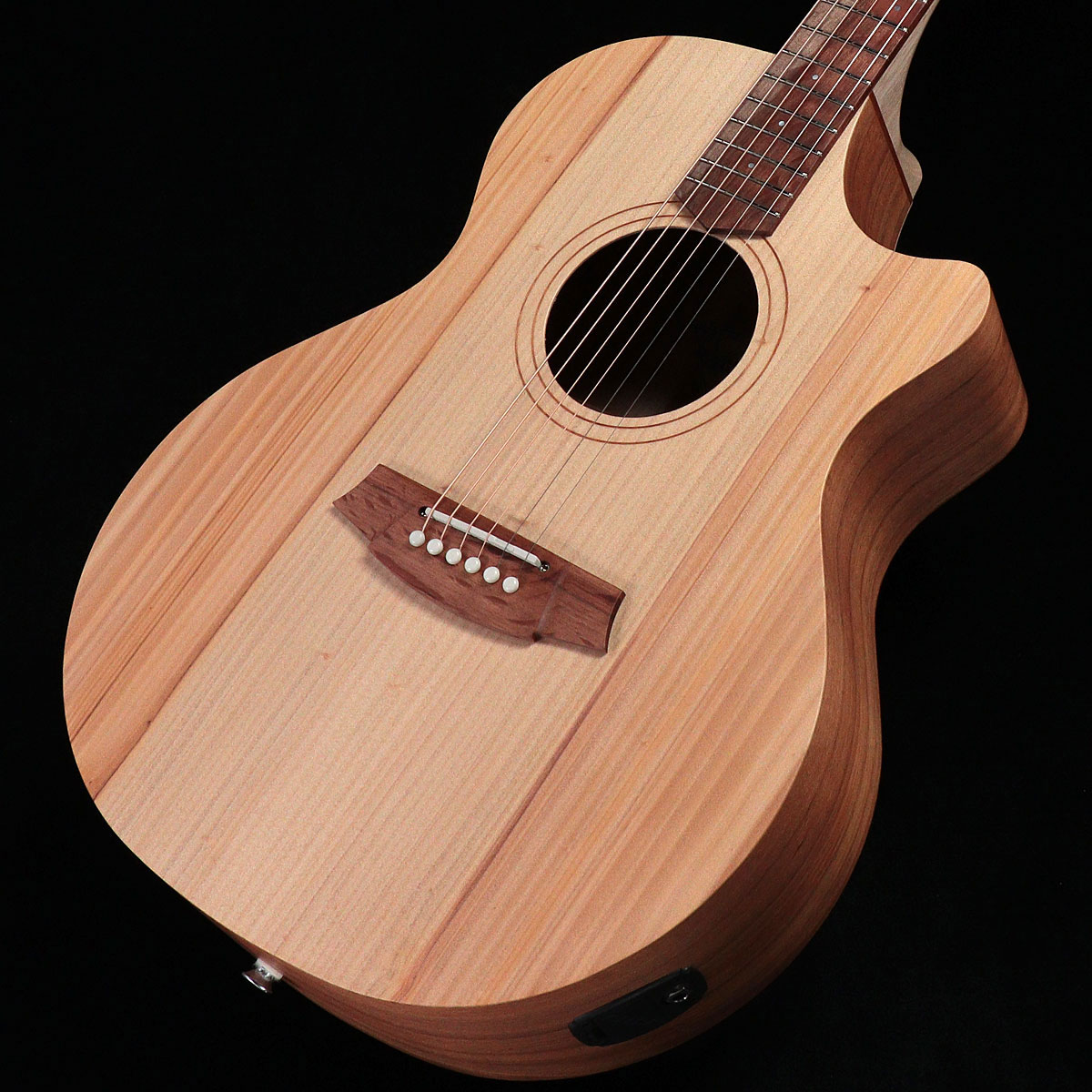 実はあの人も持っている！？人気急上昇中のアコギ「Cole Clark コール