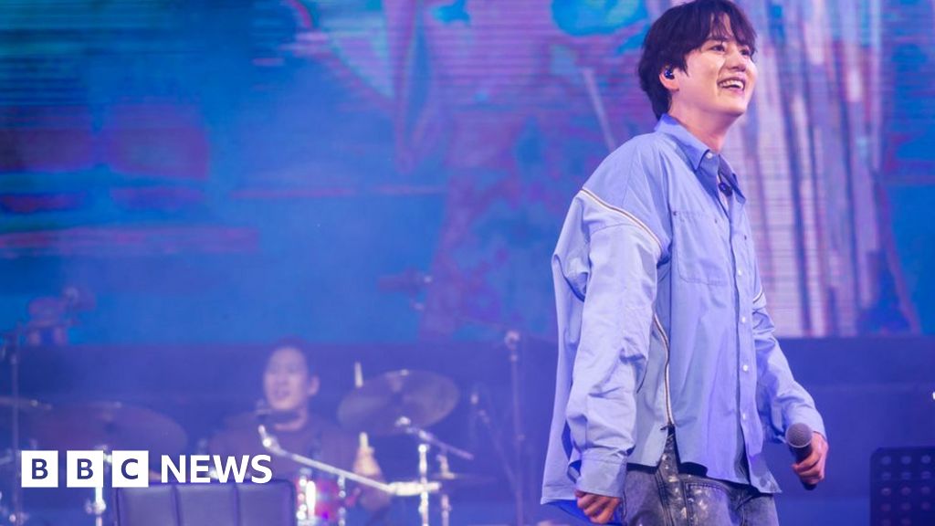 Super Junior's Kyuhyun confronted by knife-wielding intruder