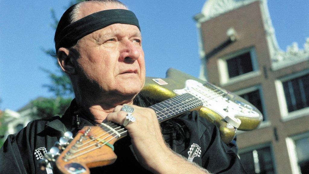 Dick Dale: 'King of Surf Rock' guitarist dies aged 81 - BBC News