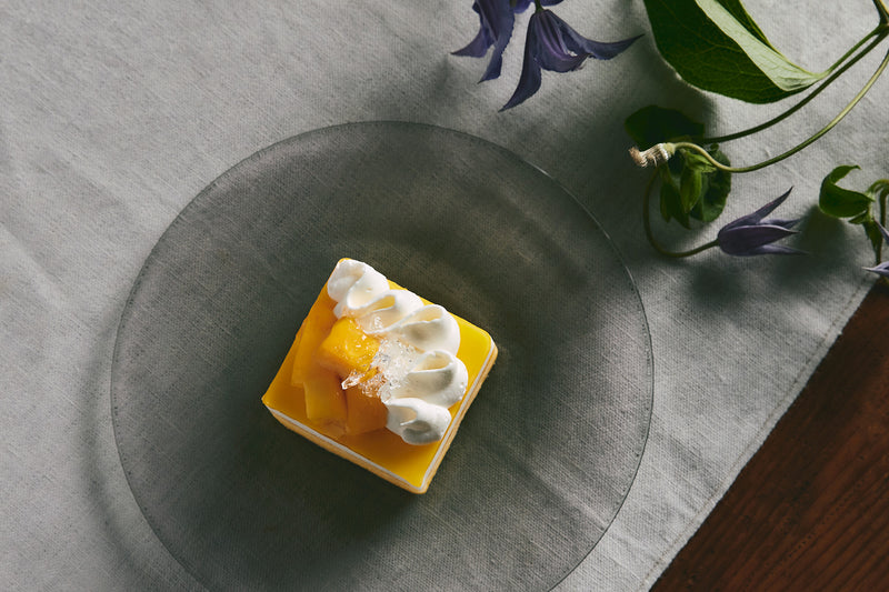 イタリアだったと思います。ガラスのプレートです。 イタリアだったと