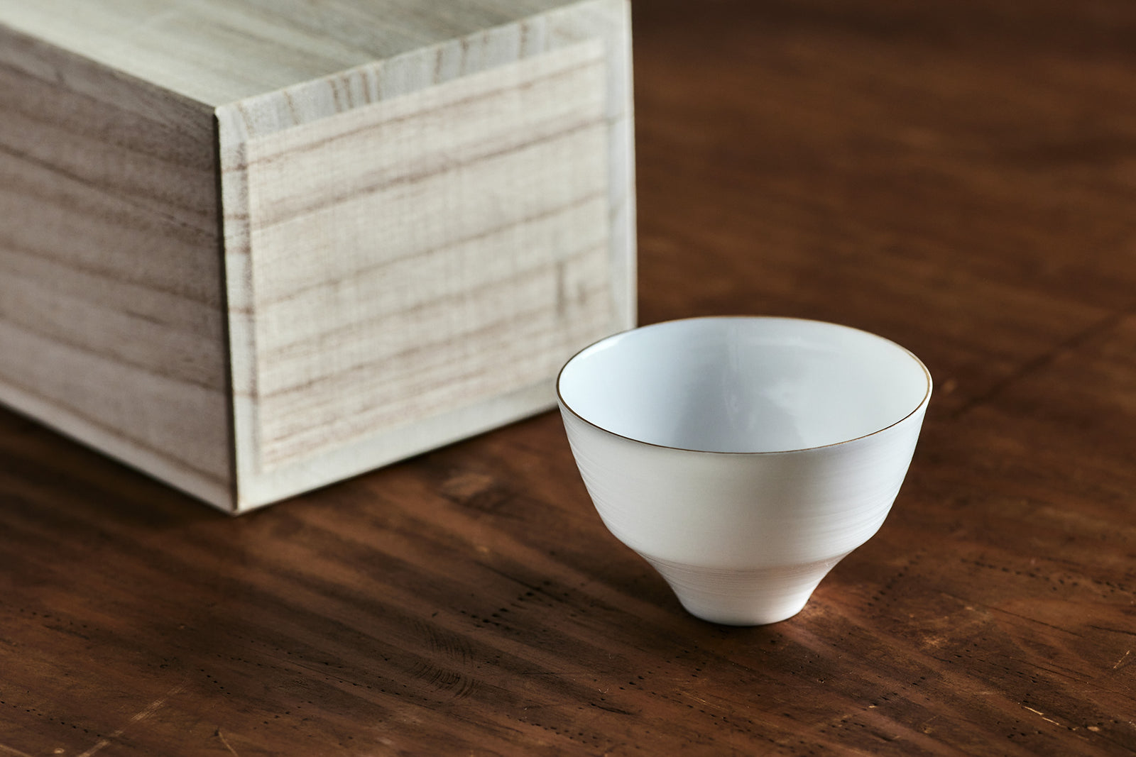 やま平窯のエッグシェル ぐい呑み 日月 – いちじつ - ともに生きる