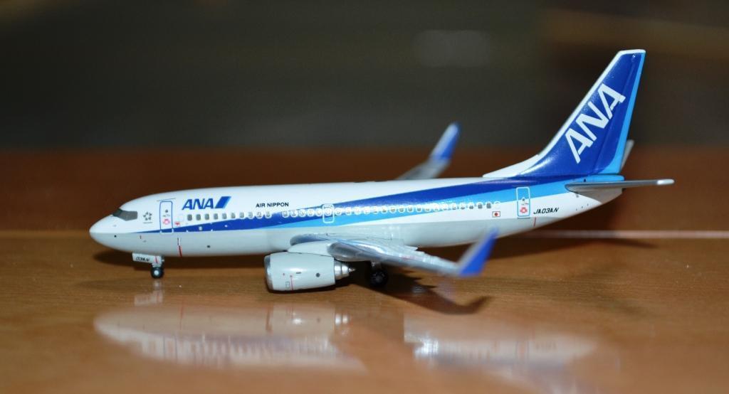 ANA B737-700 「ゴールドジェット」 1:400 B737-700 「ゴールド