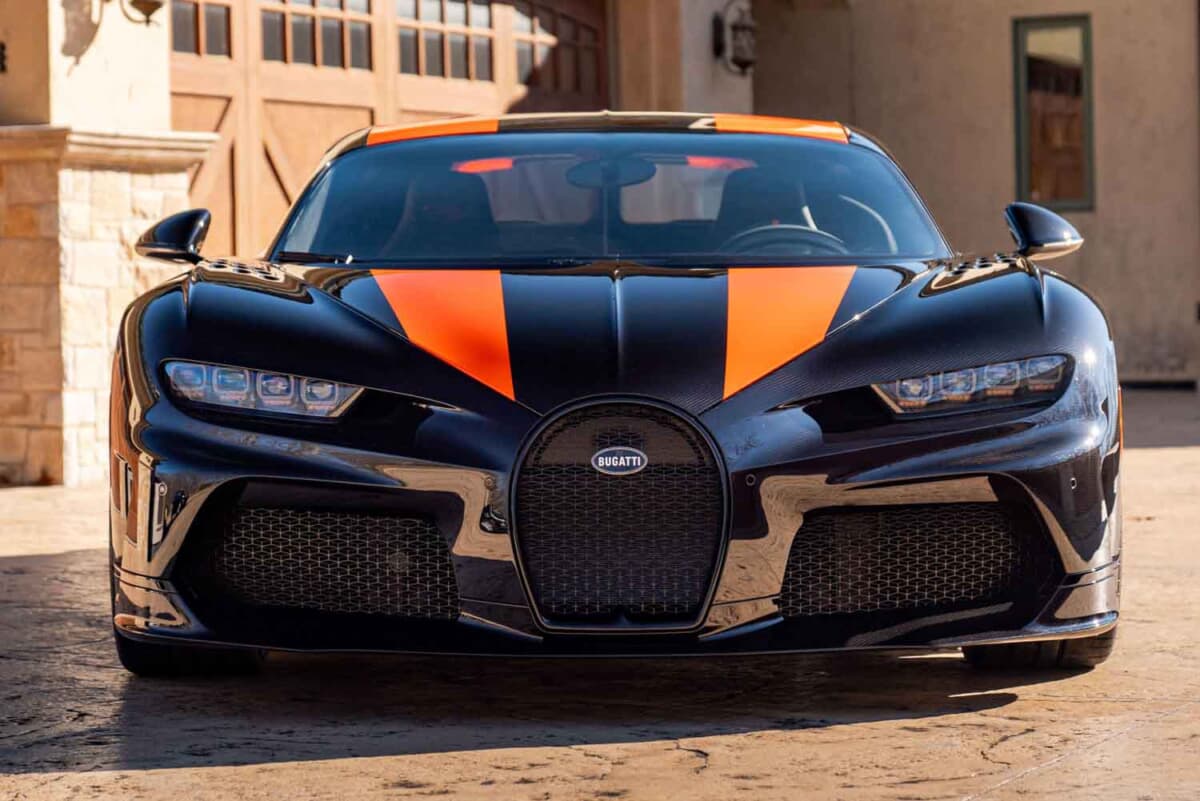 約7億7000万円で落札されたブガッティ「シロン スーパースポーツ300＋