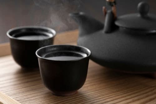 黒千代香（黒ぢょか）」とは？鹿児島生まれの酒器を使って焼酎をもっと