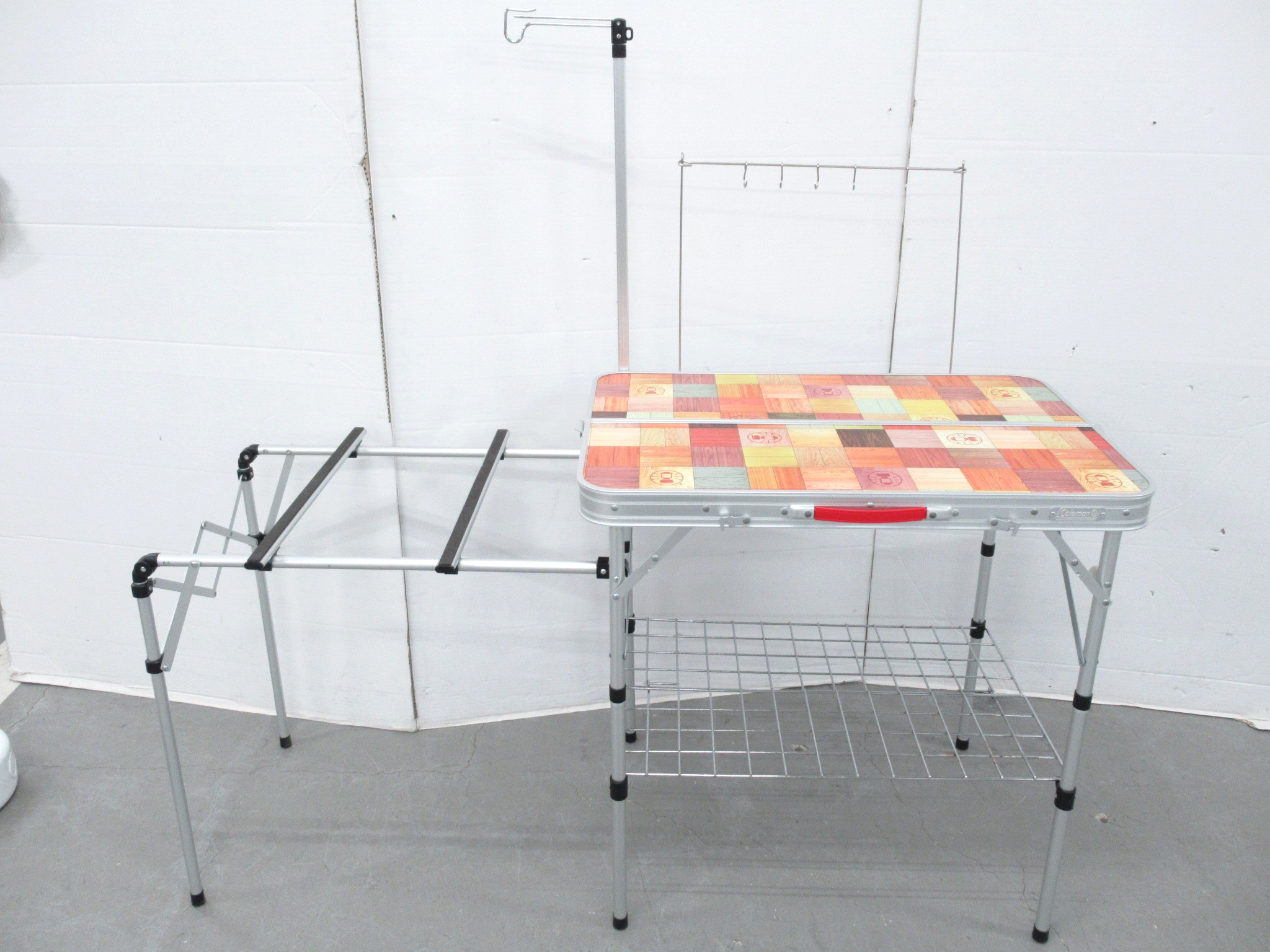 未使用 コールマン オールインワンキッチンテーブル 調理が断然