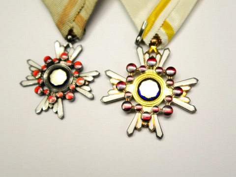 ES117【希少】日本軍勲章 勲四等瑞宝章 徽章 略綬 状態良好 ES117