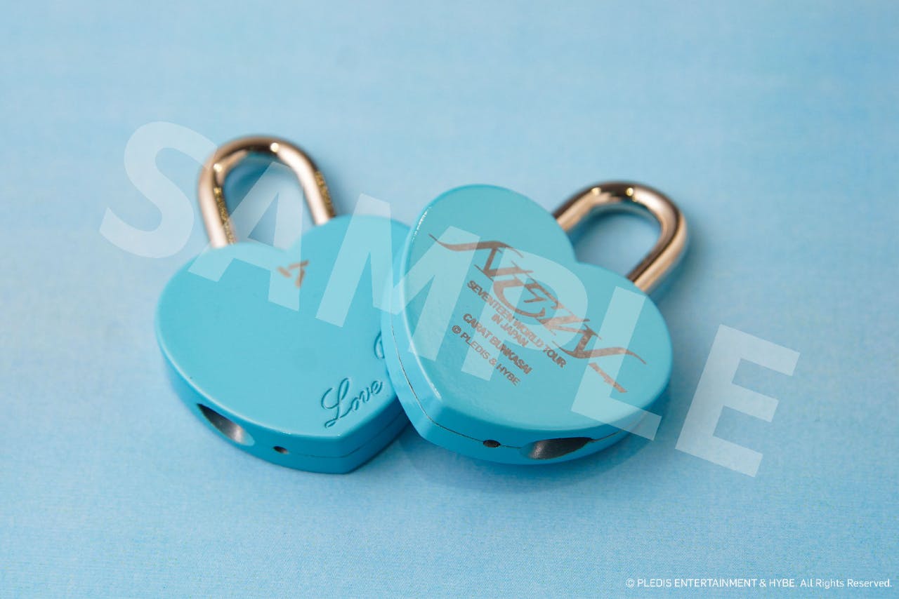 □展望台入場券＋ノベルティ＋限定デザインハートロック（※全13色中1色