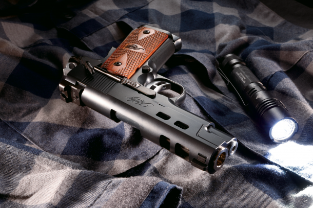 1911モデルのキャリーカスタムピストルを再現「ウエスタンアームズ